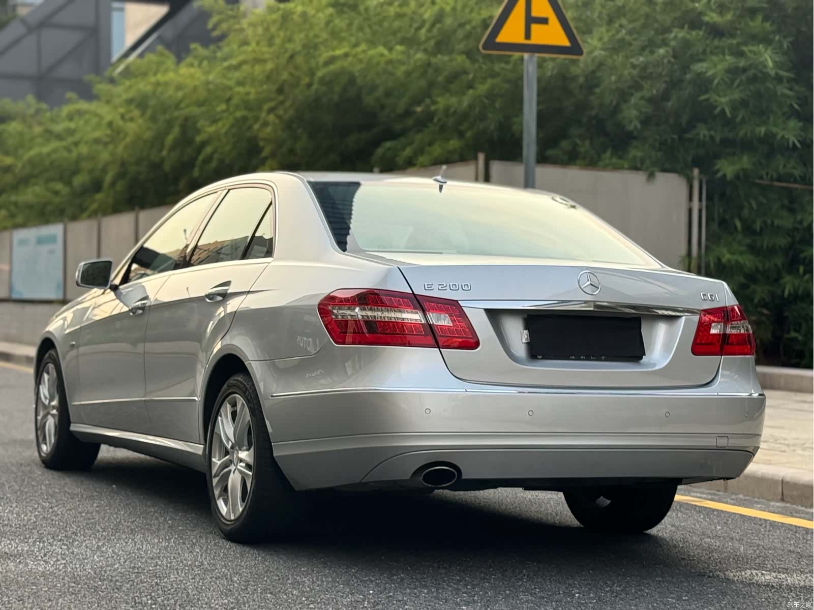 Mercedes-Benz E-Class, 2010 6