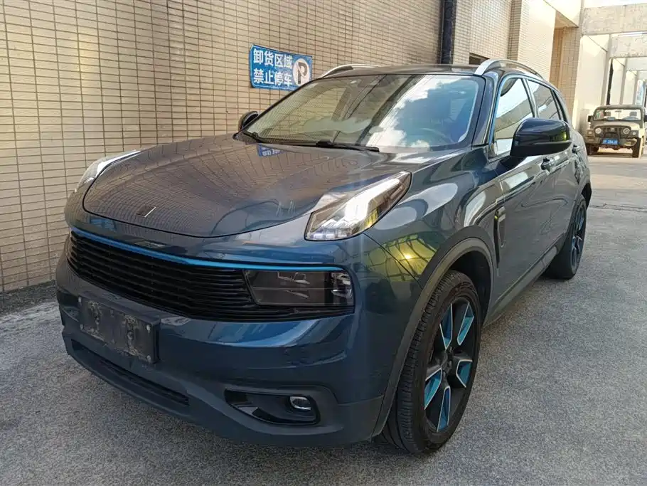 Lynk & Co 01