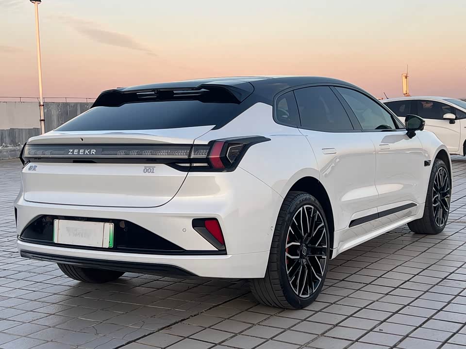Zeekr 001