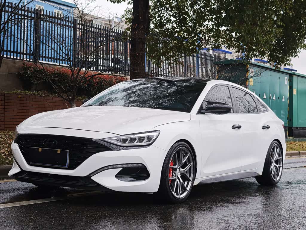 Hyundai Lafesta