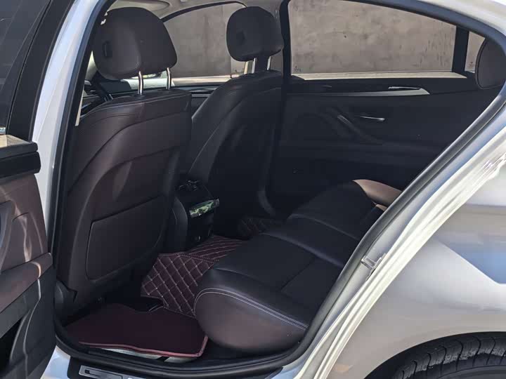 BMW 5 Series, 2017 года фото 14