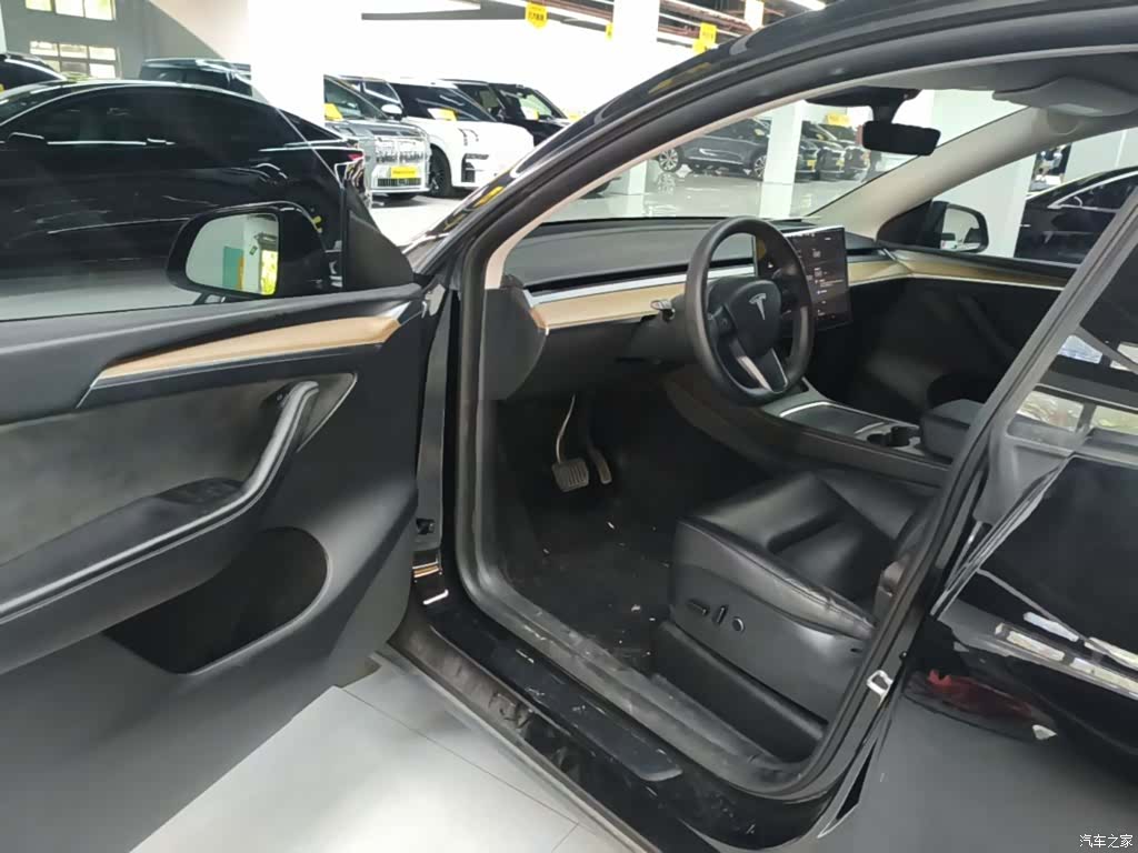 Tesla Model Y, 2022 16