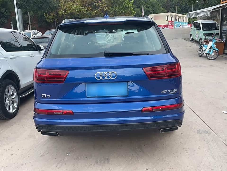 Audi Q7