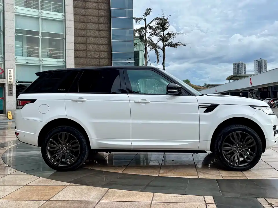 Land Rover Range Rover Sport Land Rover Range Rover Sport