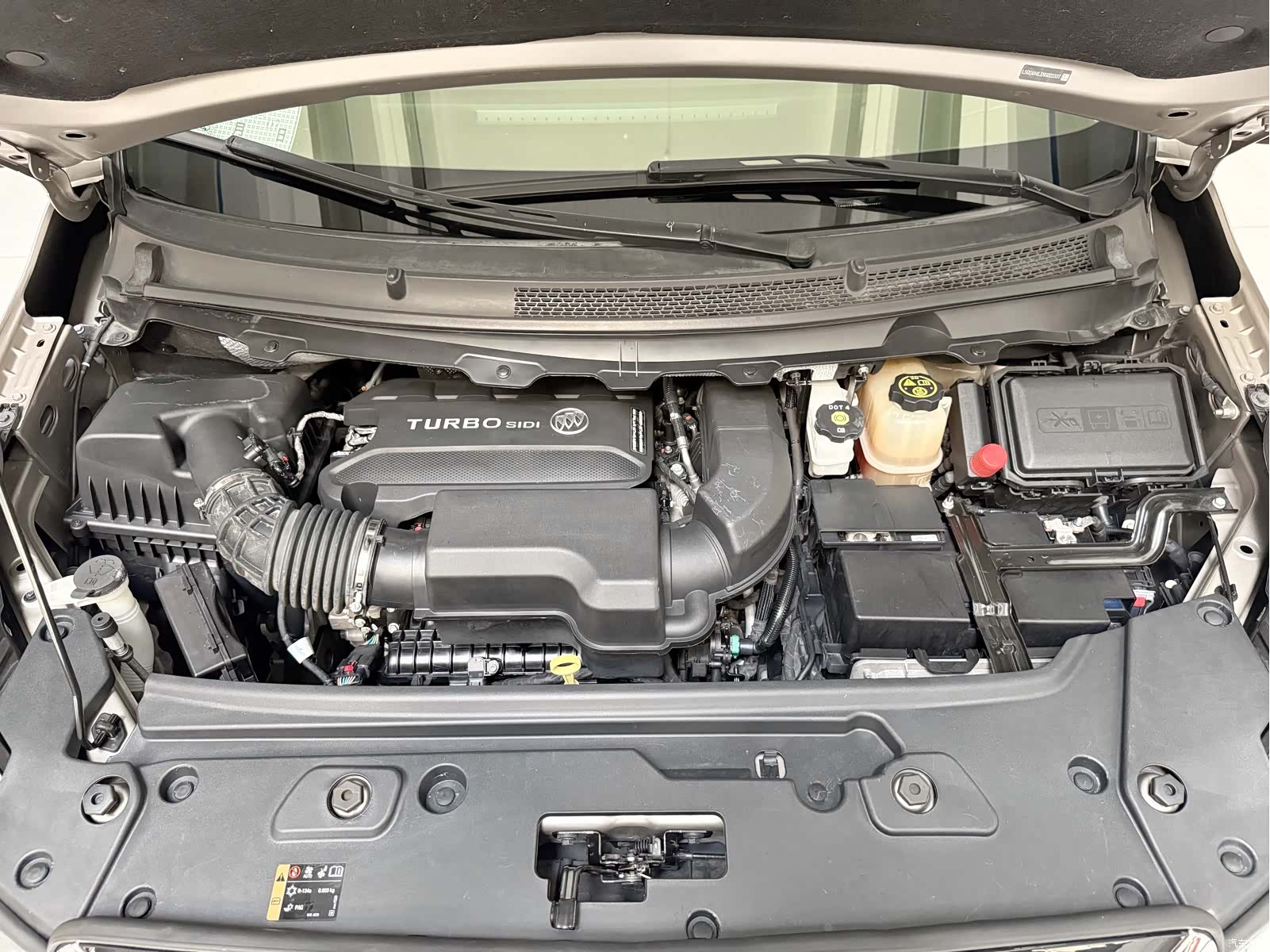 Buick GL8, 2022 12