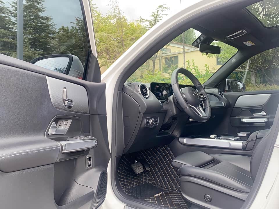 Mercedes-Benz GLB Mercedes-Benz GLB