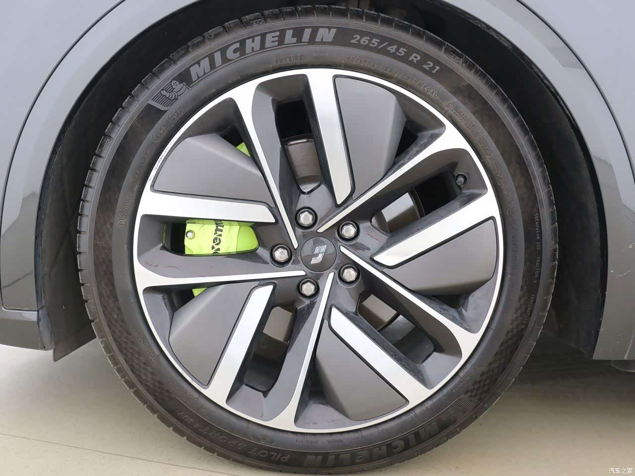 Li Auto L9, 2024 все фото