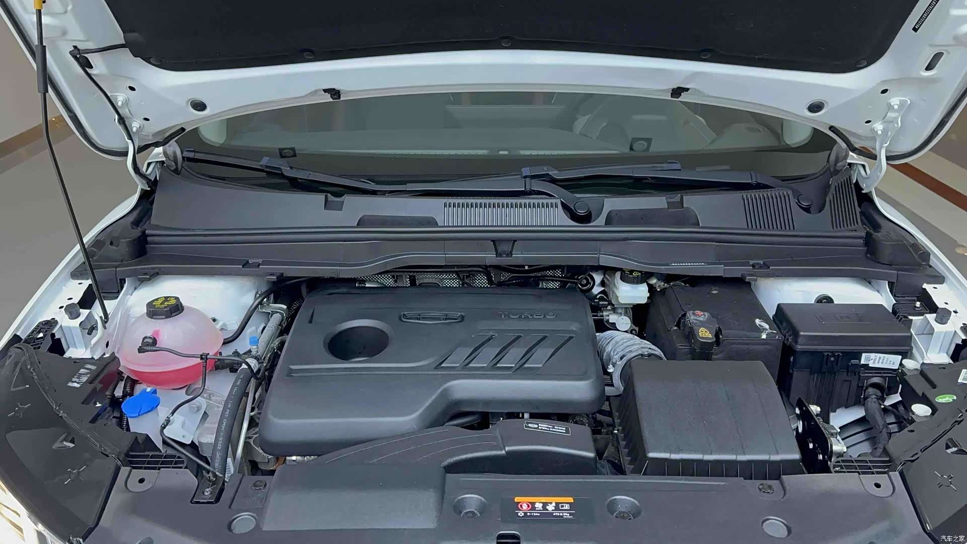 Geely Coolray, 2022 18