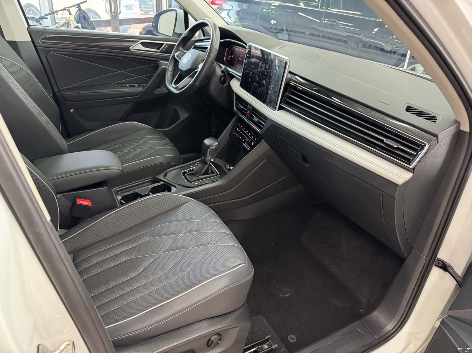 Volkswagen Tiguan L, 2022 12