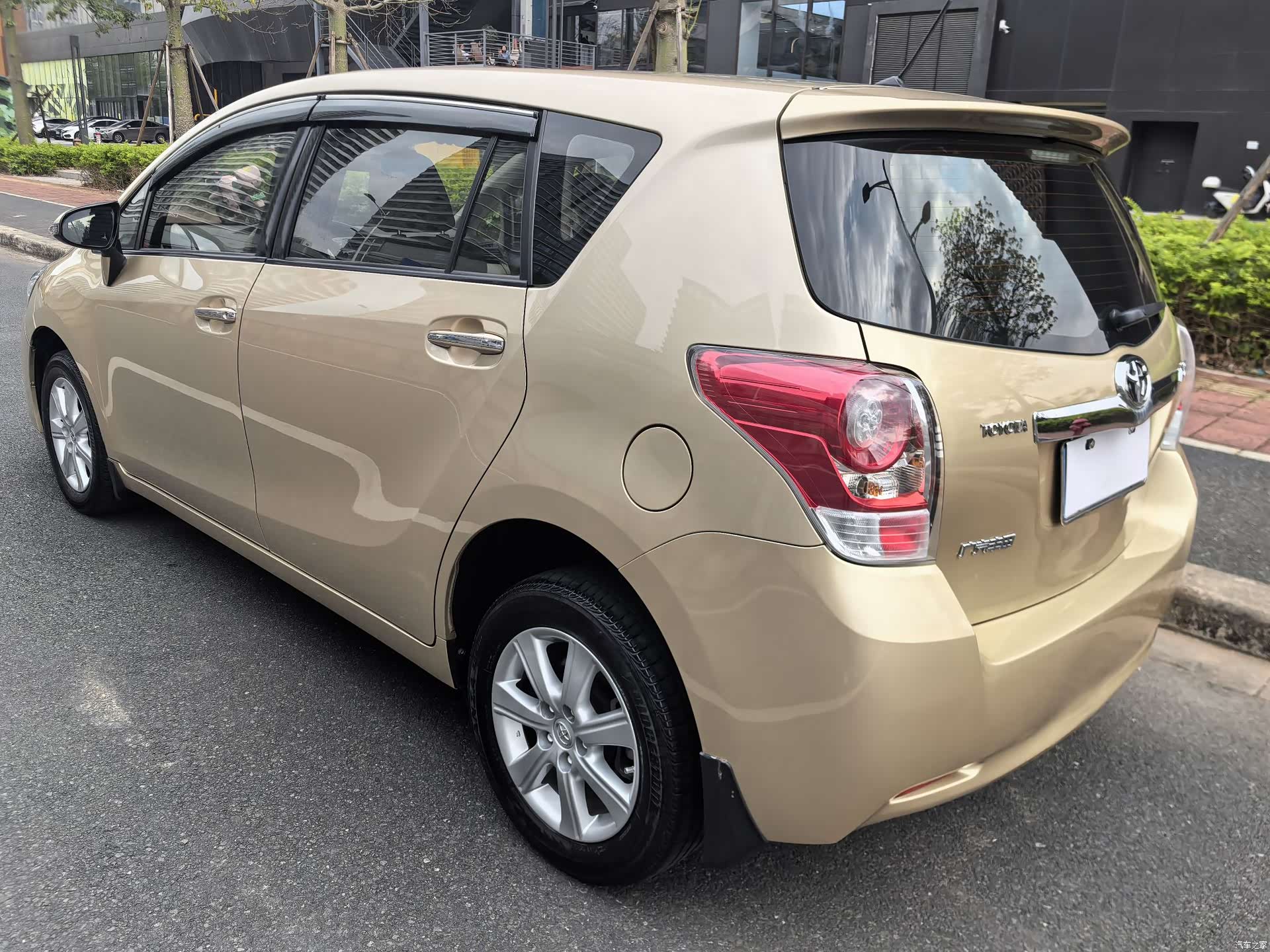 Toyota 180E, 2014 4