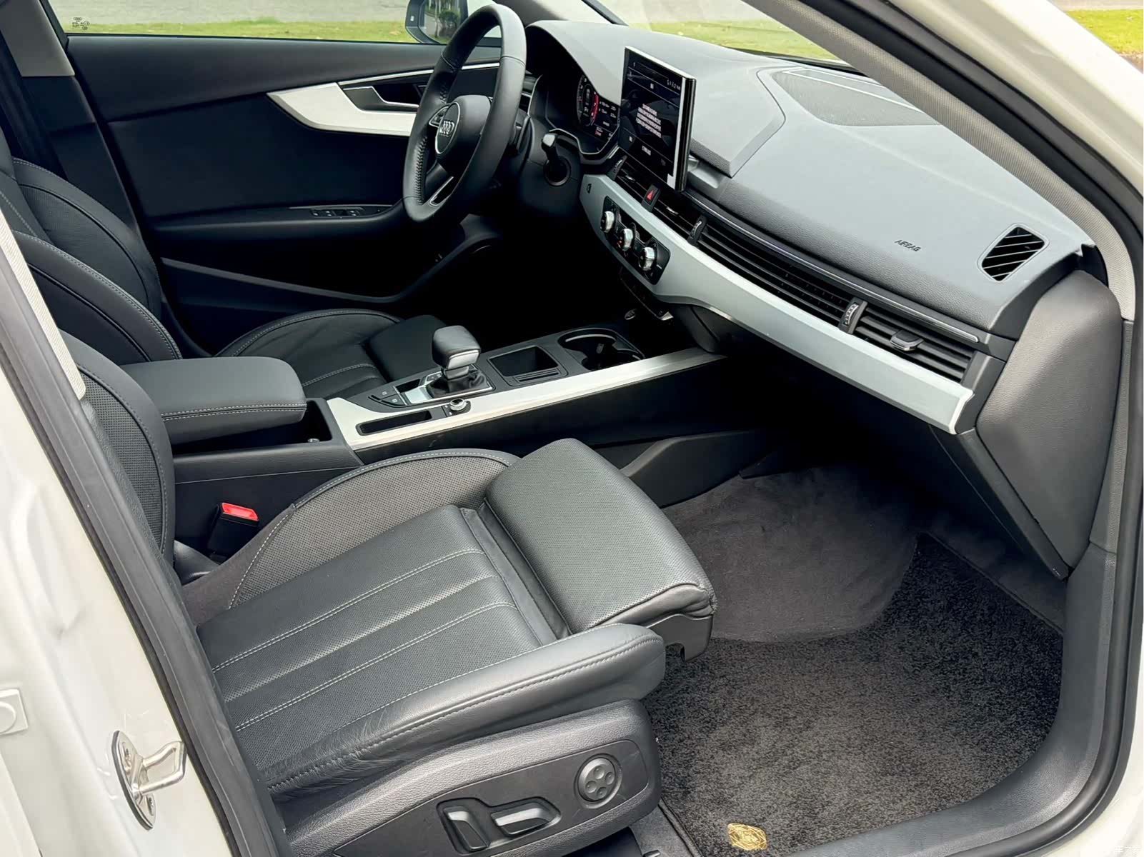 Audi A4L, 2021 9