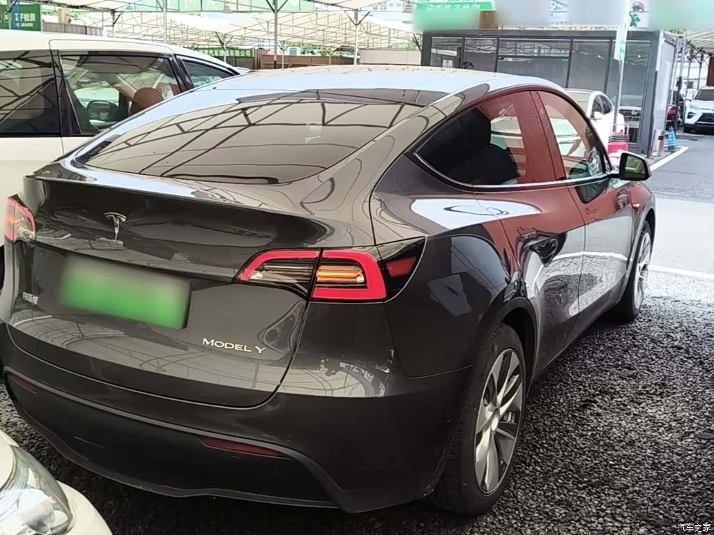 Tesla Model Y, 2022 7