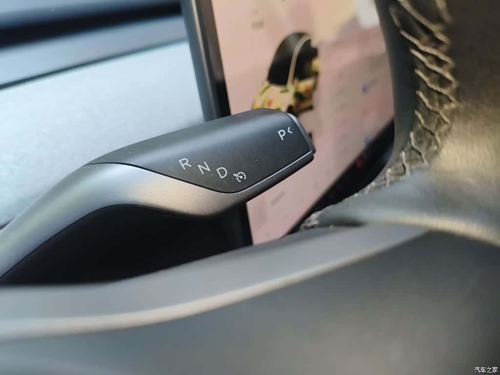 Tesla Model Y, 2024 14