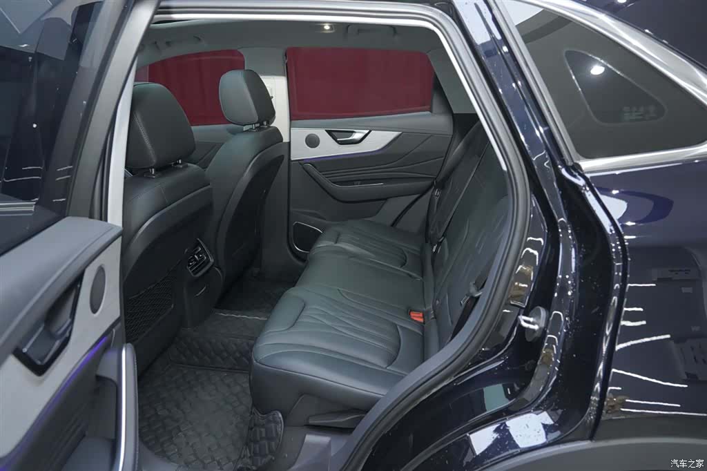 Hongqi HS5, 2025 13