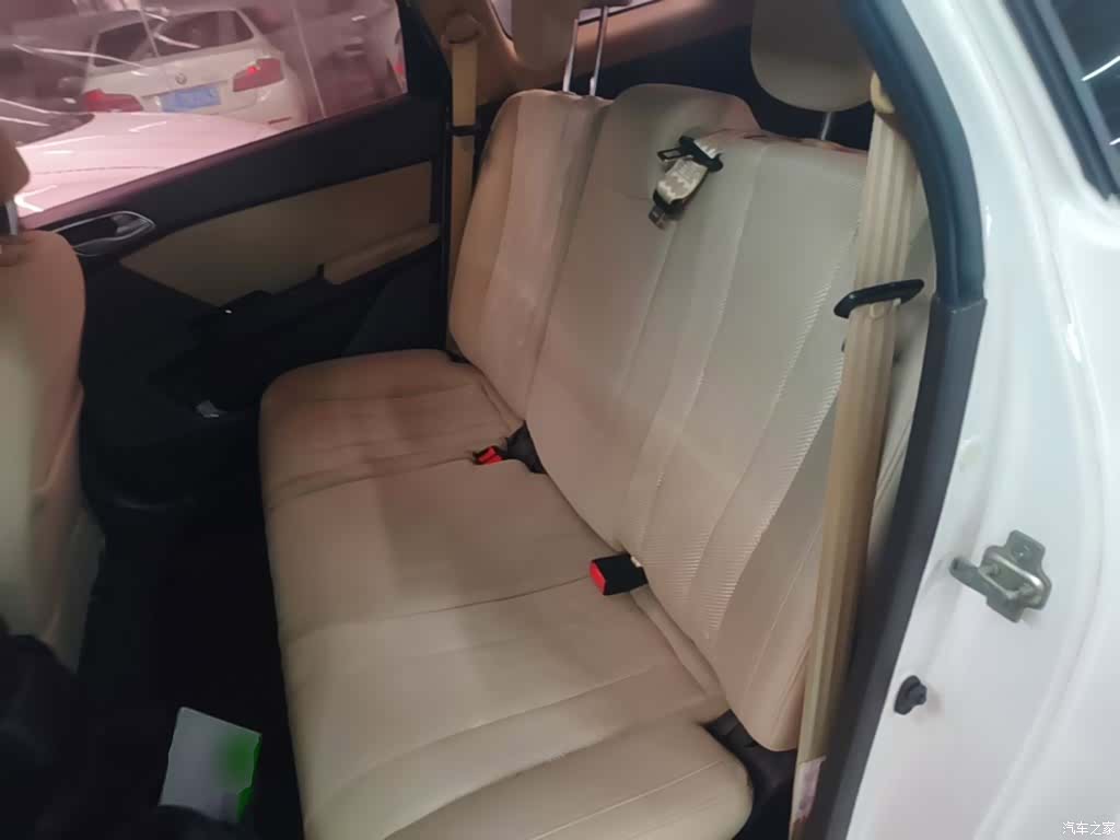 Wuling 310W, 2018 17