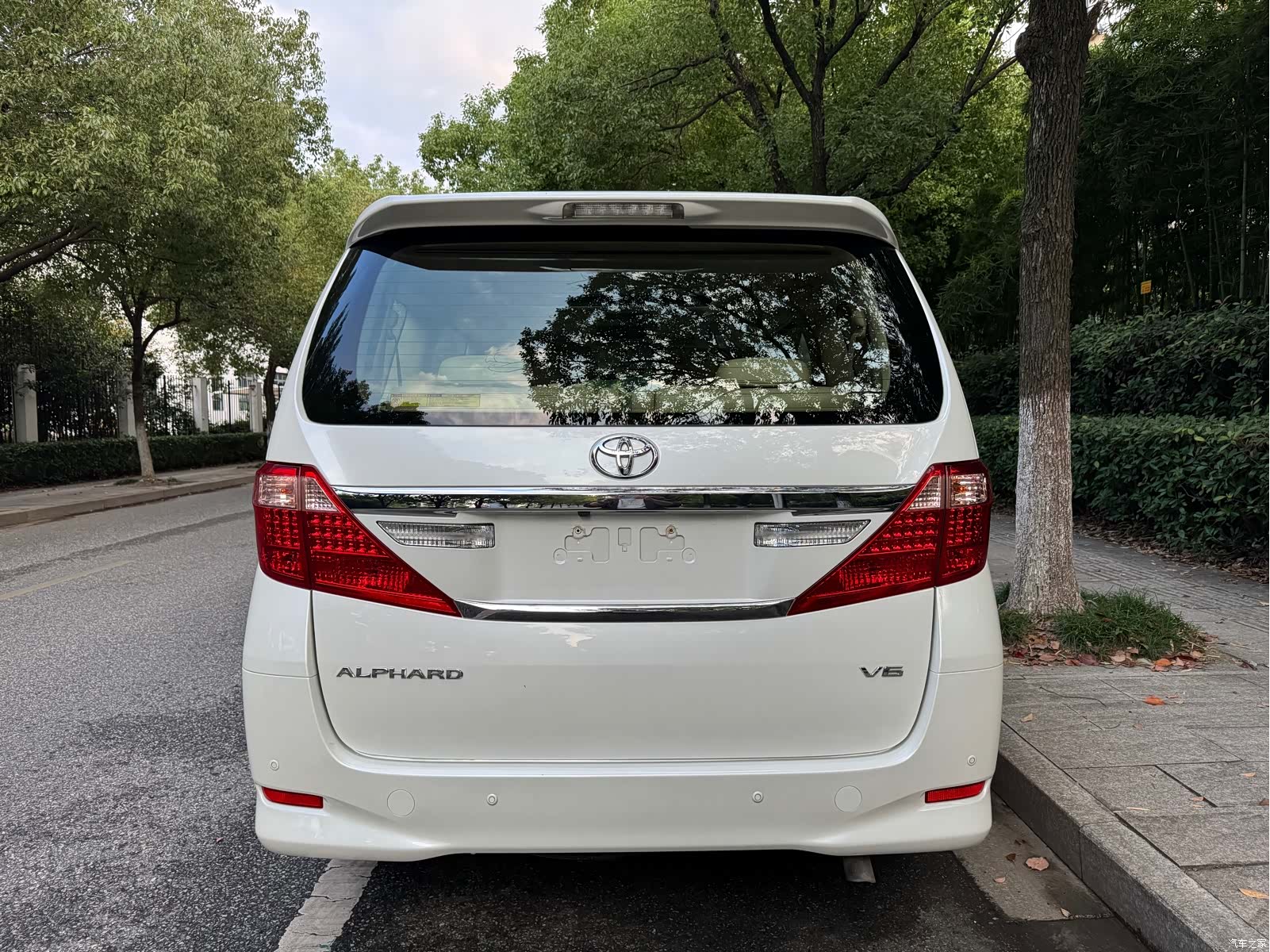 Toyota Alphard, 2016 все фото