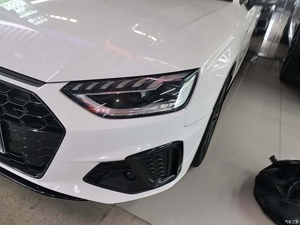 Audi A4L, 2023 24