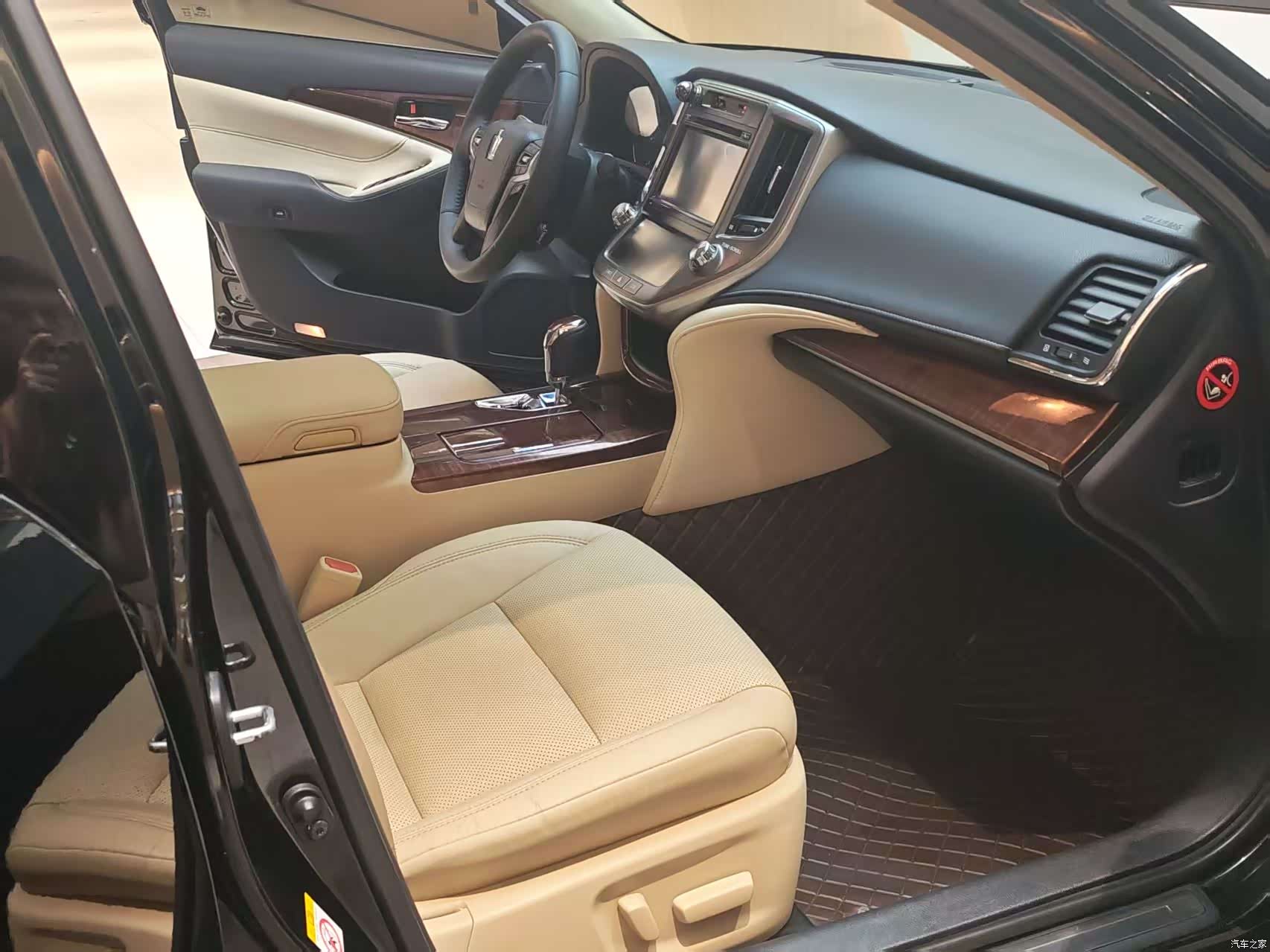 Toyota Crown, 2017 11