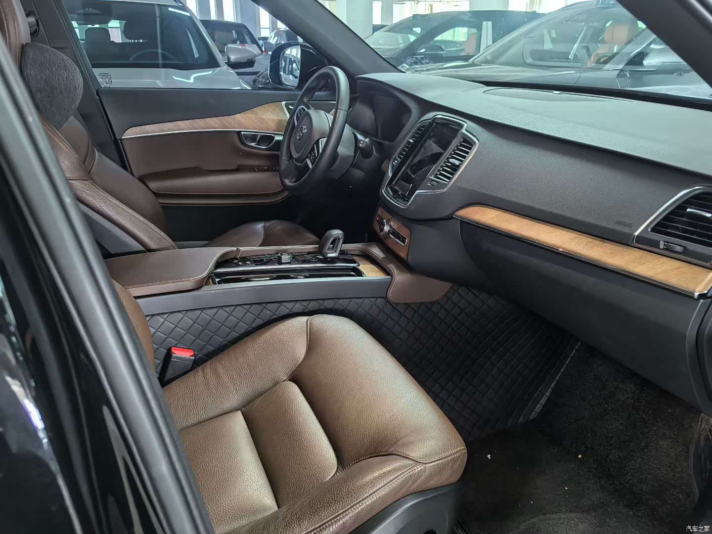 Volvo XC90, 2022 все фото
