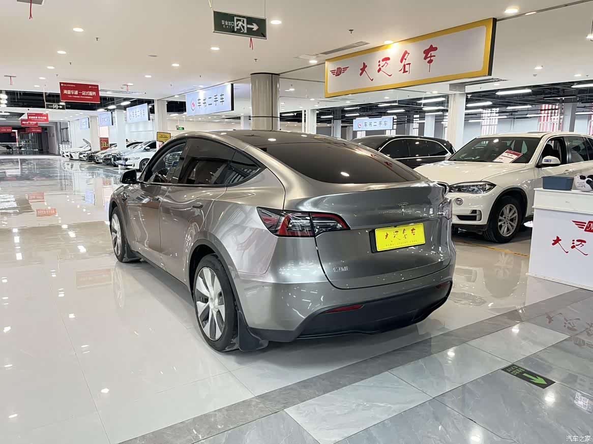 Tesla Model Y, 2022 10
