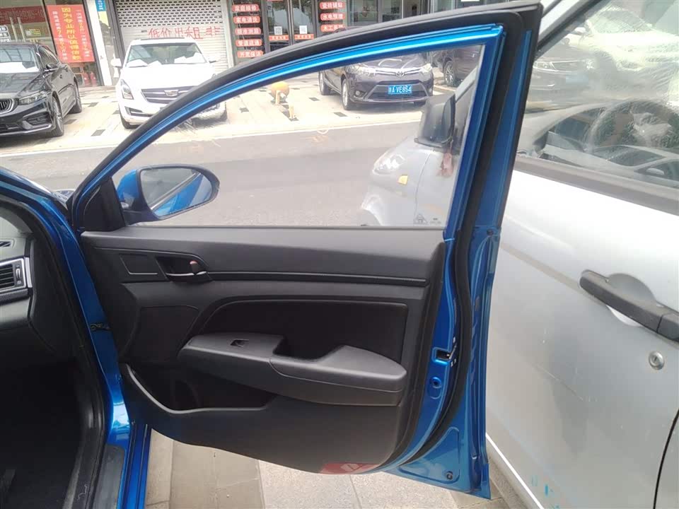 Hyundai Lead Hyundai Lead
