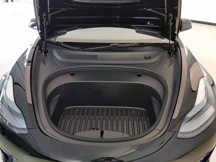 Tesla Model 3 Tesla Model 3