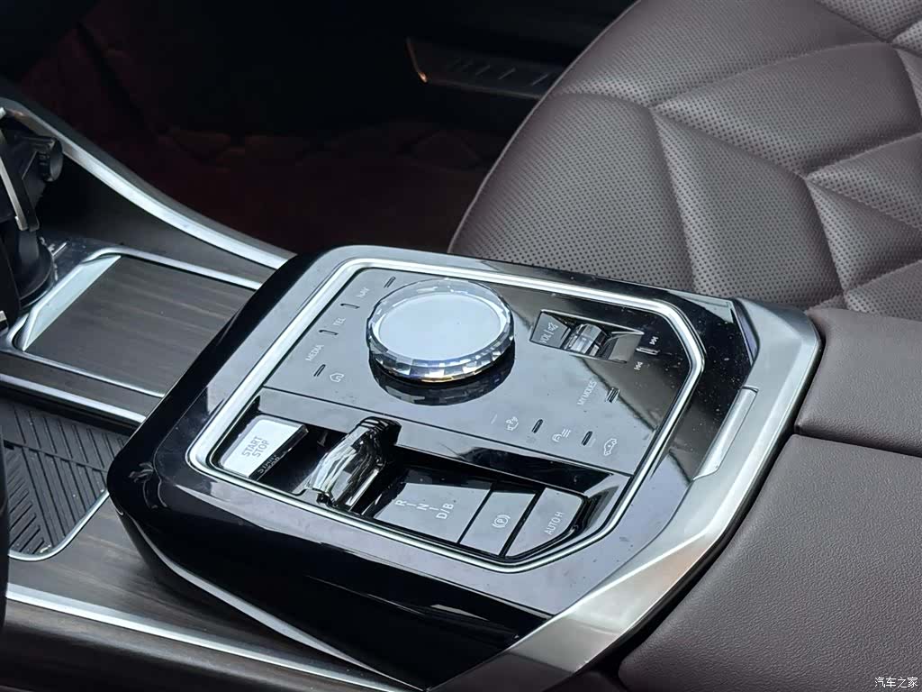 BMW i7, 2023 11