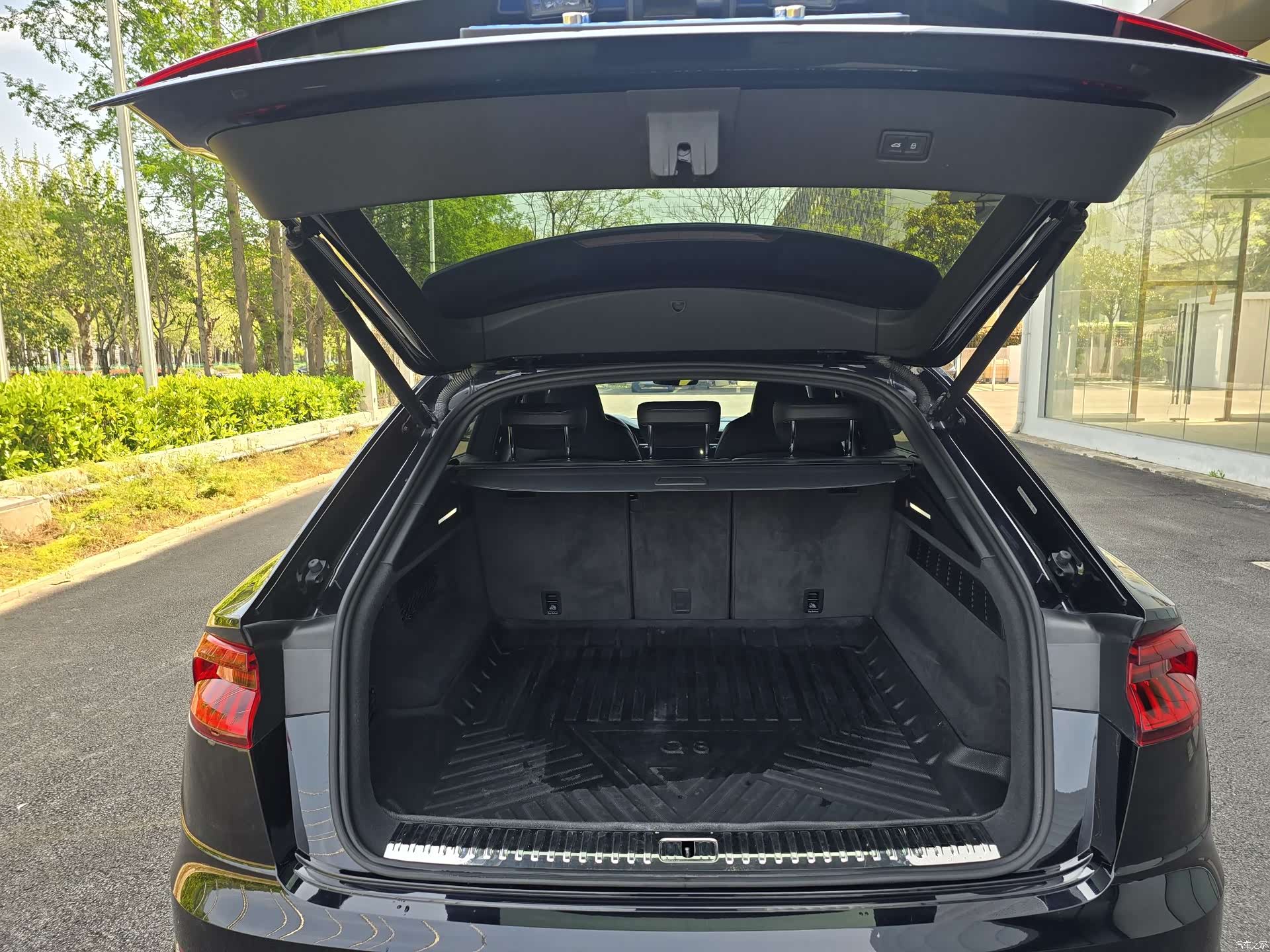 Audi Q8, 2021 13