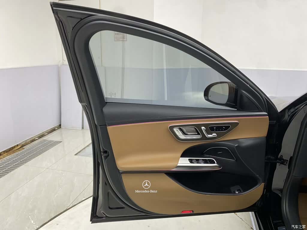 Mercedes-Benz E-Class, 2024 16