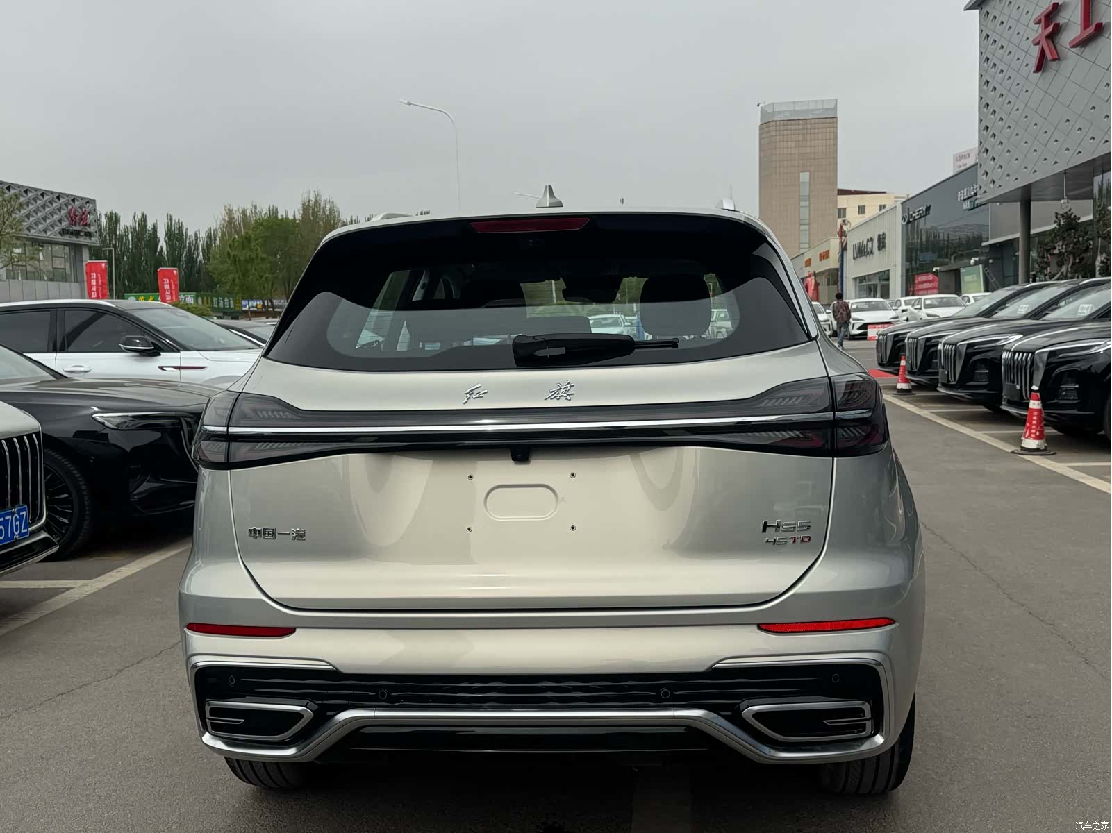 Hongqi HS5, 2026 все фото