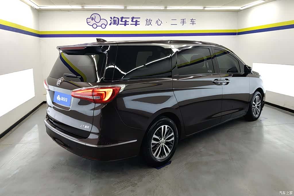 Buick GL8, 2020 3