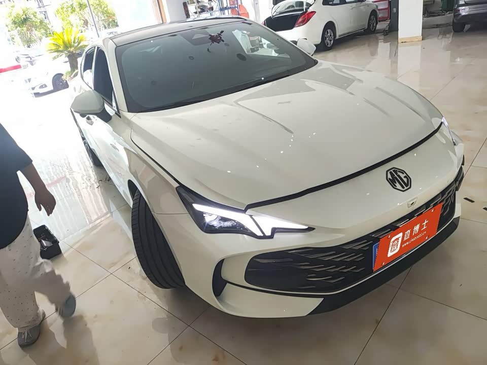 MG MG7