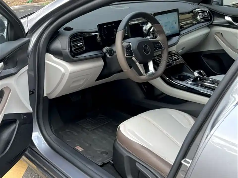 BYD Qin Yuan BYD Qin Yuan