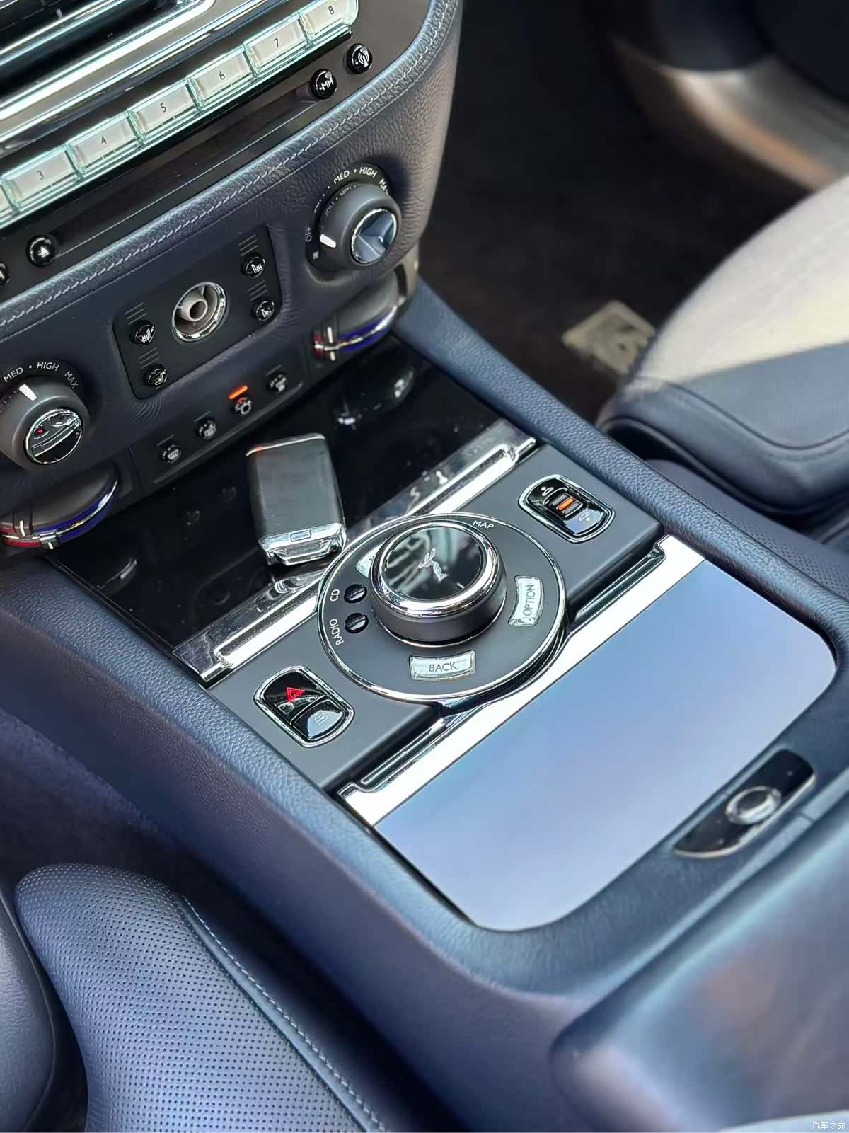 Rolls-Royce Ghost, 2015 6