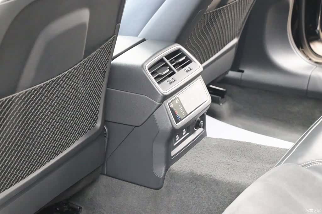 Audi A7L, 2024 20