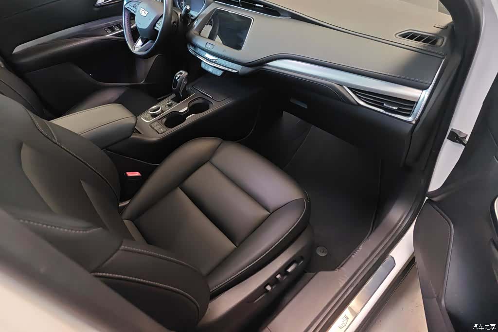 Cadillac XT4, 2019 8