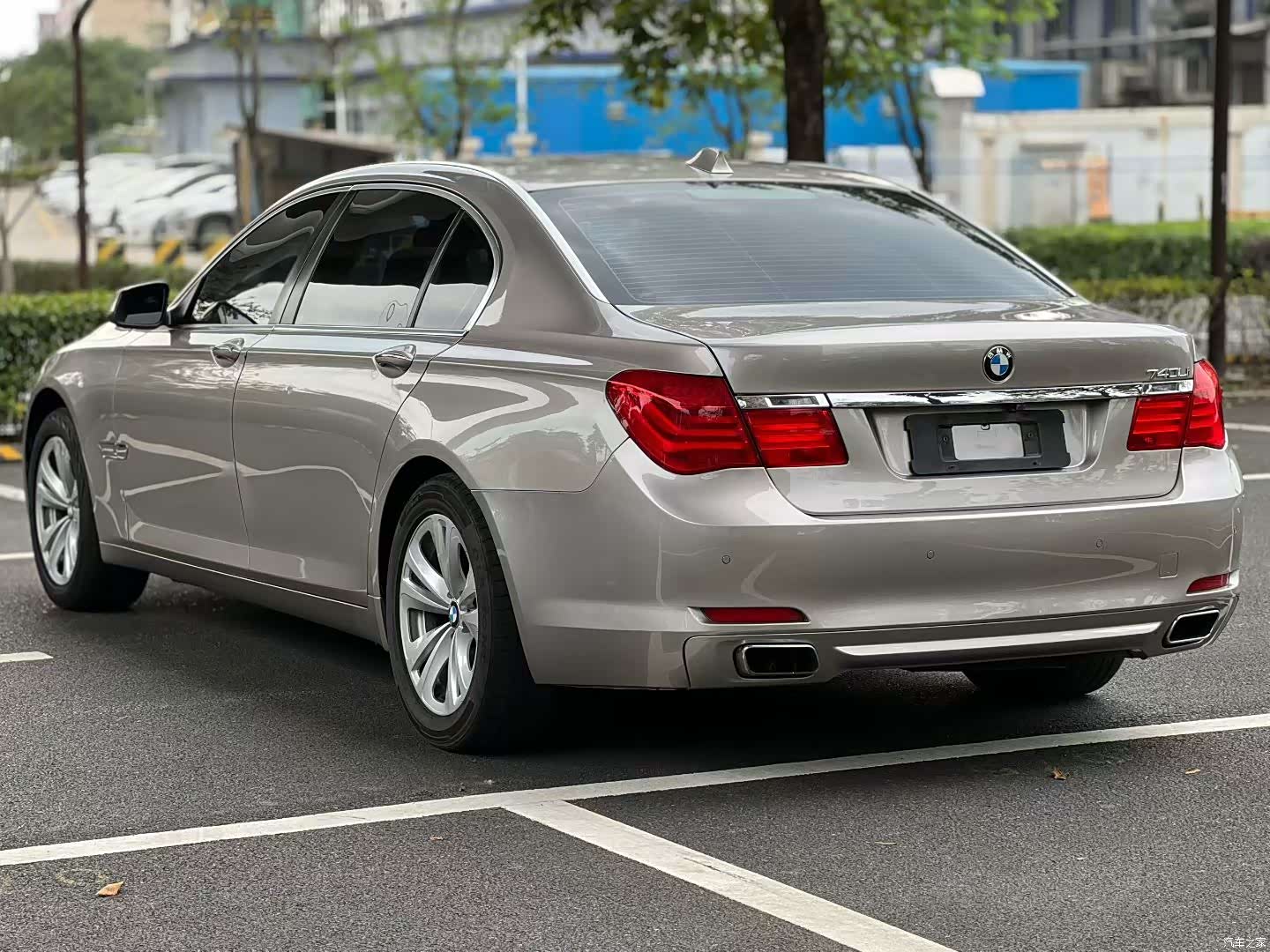 BMW 7 Series, 2011 6