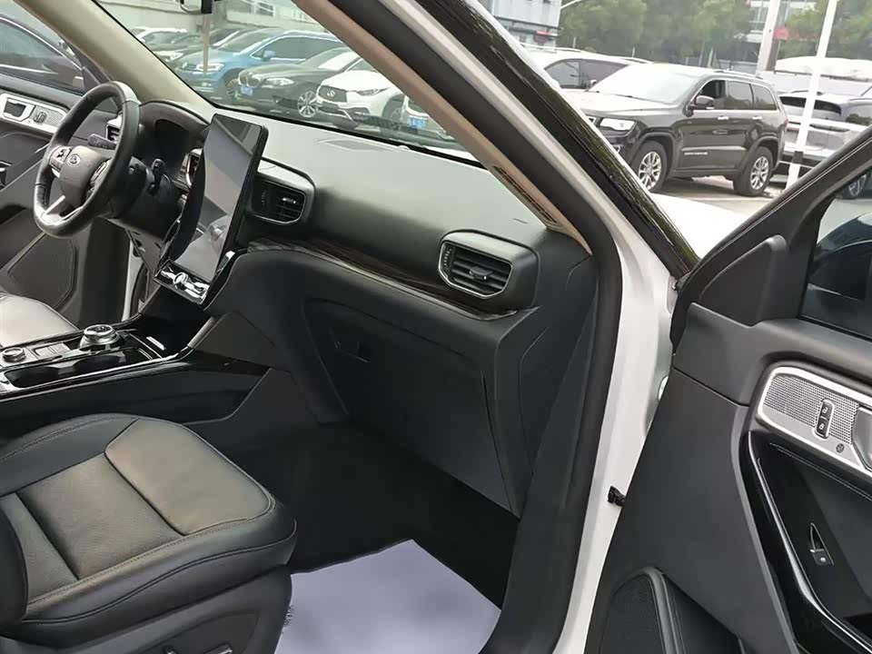 Ford Explorer Ford Explorer
