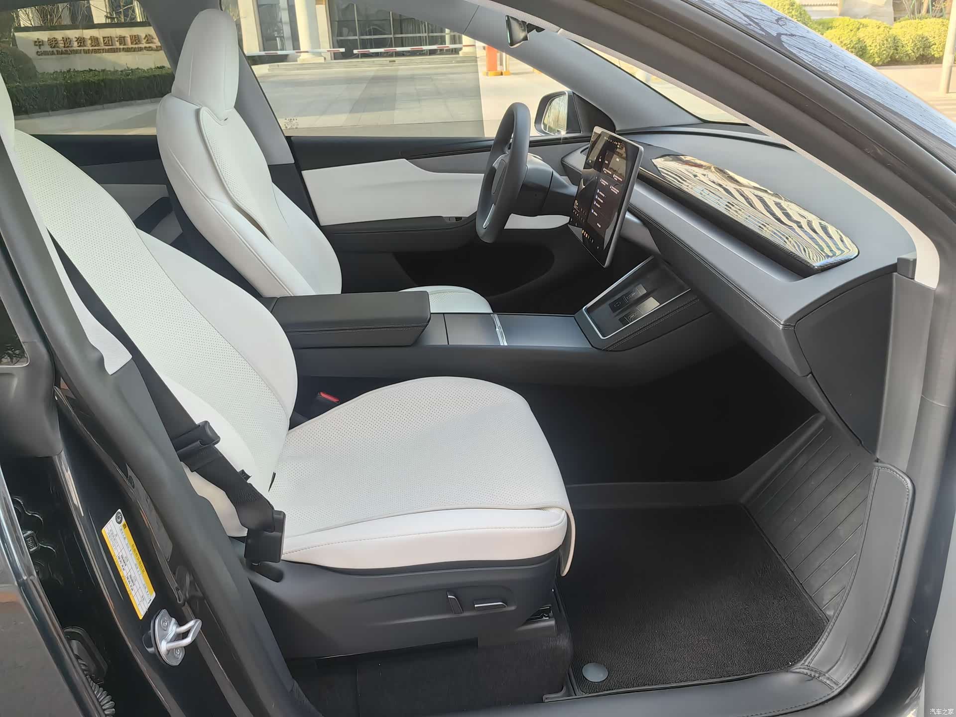 Tesla Model Y, 2025 11