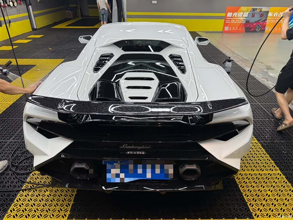 Lamborghini Huracán, 2024 4