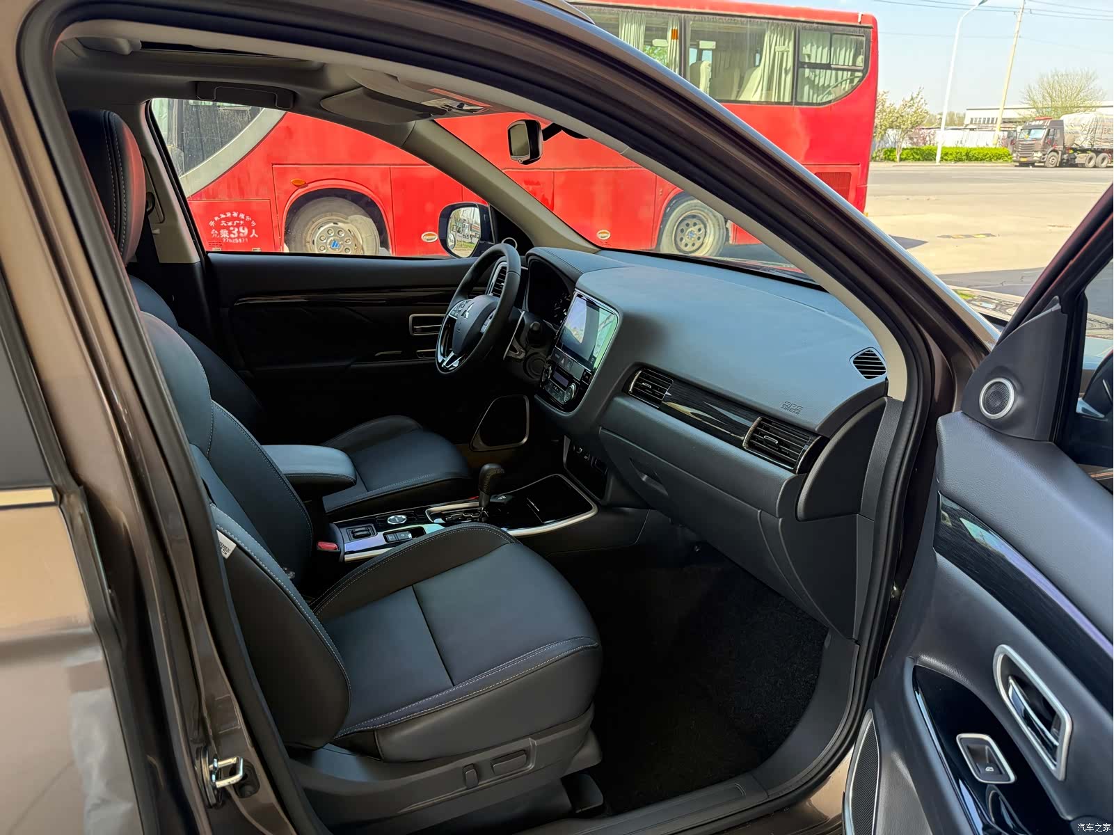 Mitsubishi Outlander, 2019 15