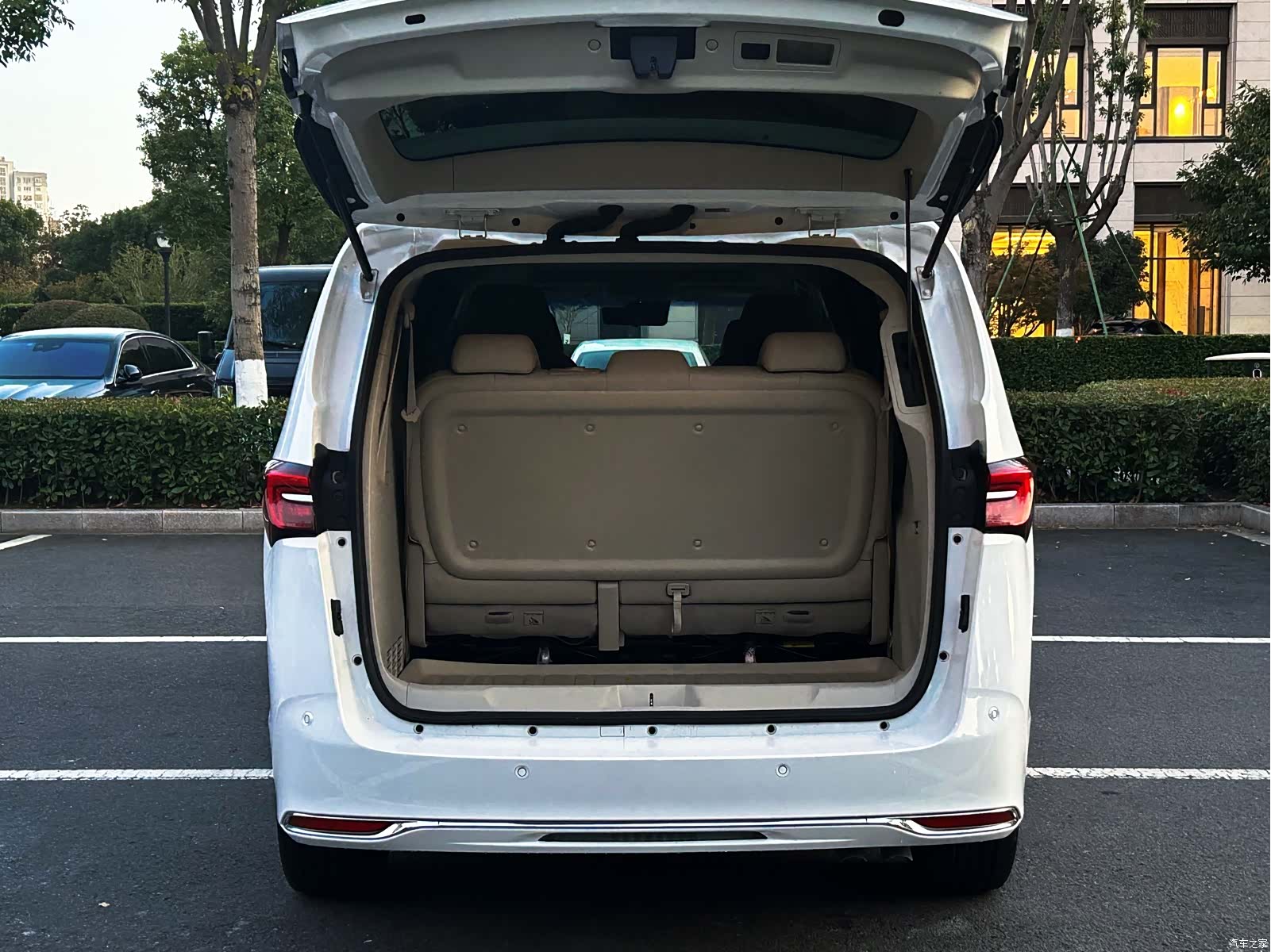 Buick GL8, 2021 8
