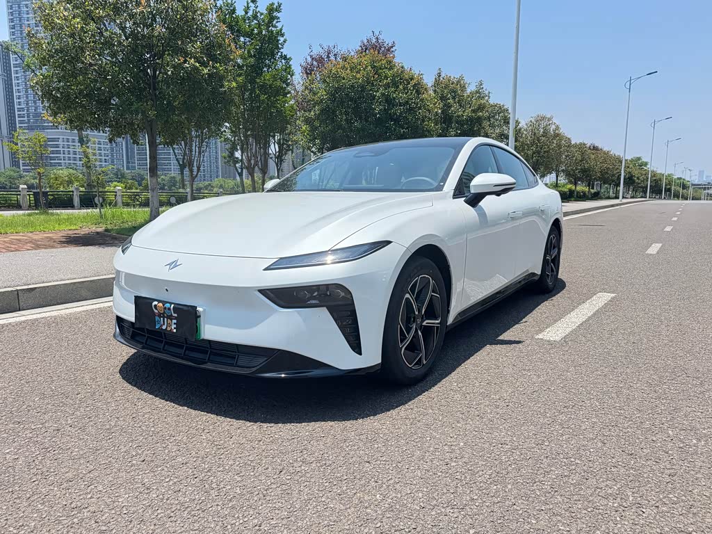 Dongfeng eπ007