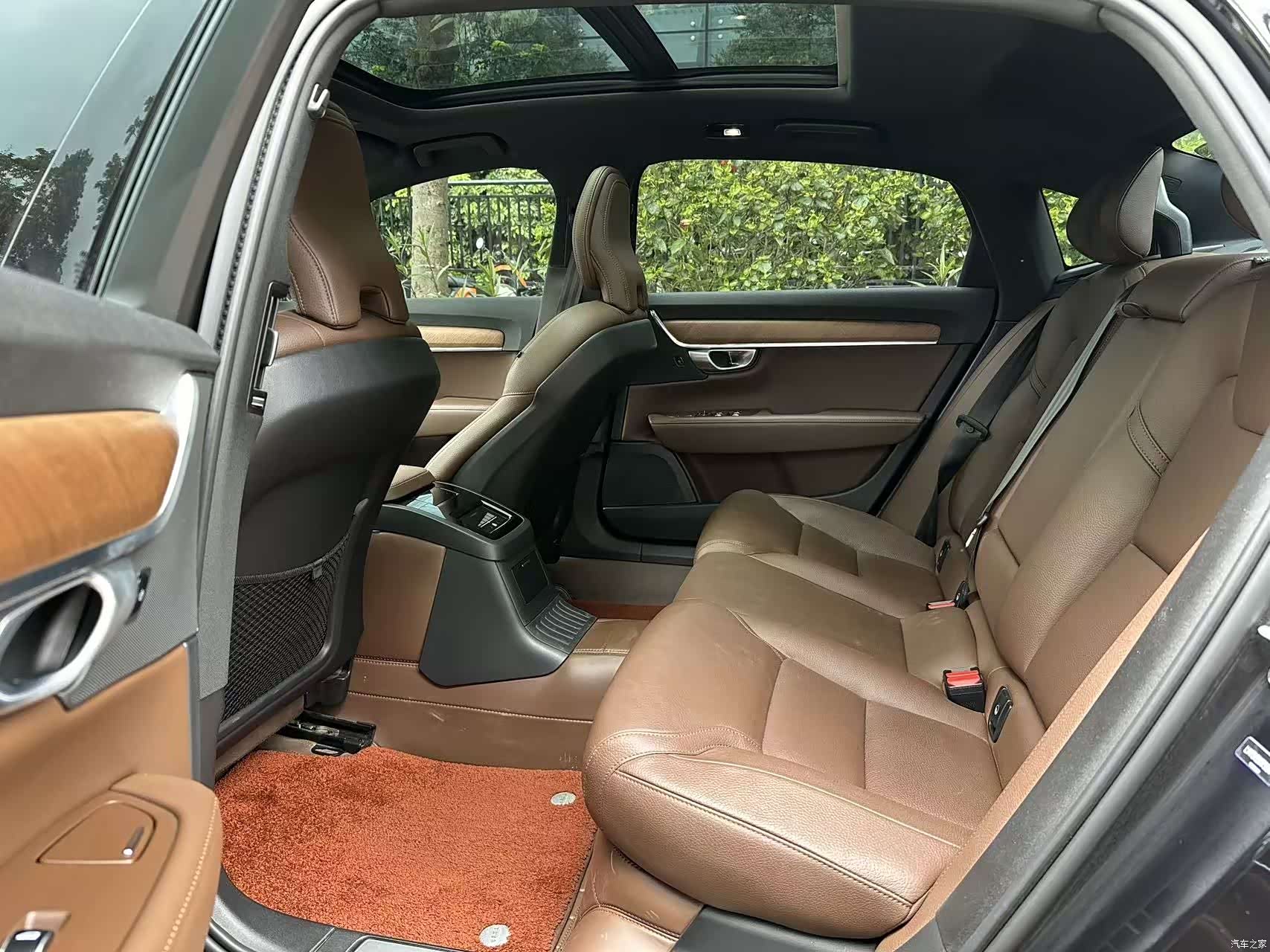 Volvo S90, 2023 все фото