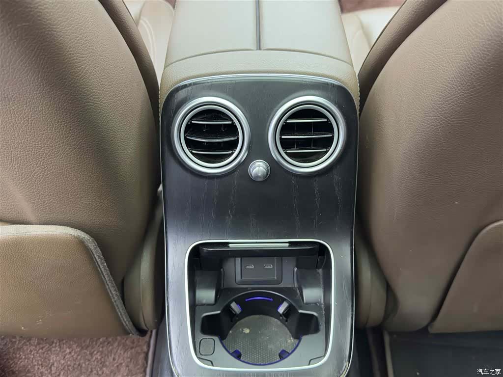 Mercedes-Benz E-Class, 2023 11