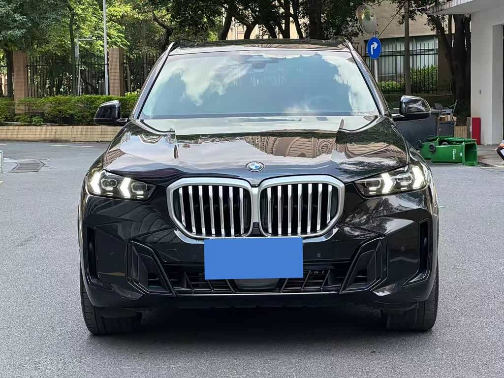 BMW X5 2023 xDrive 30Li Premium M Sport