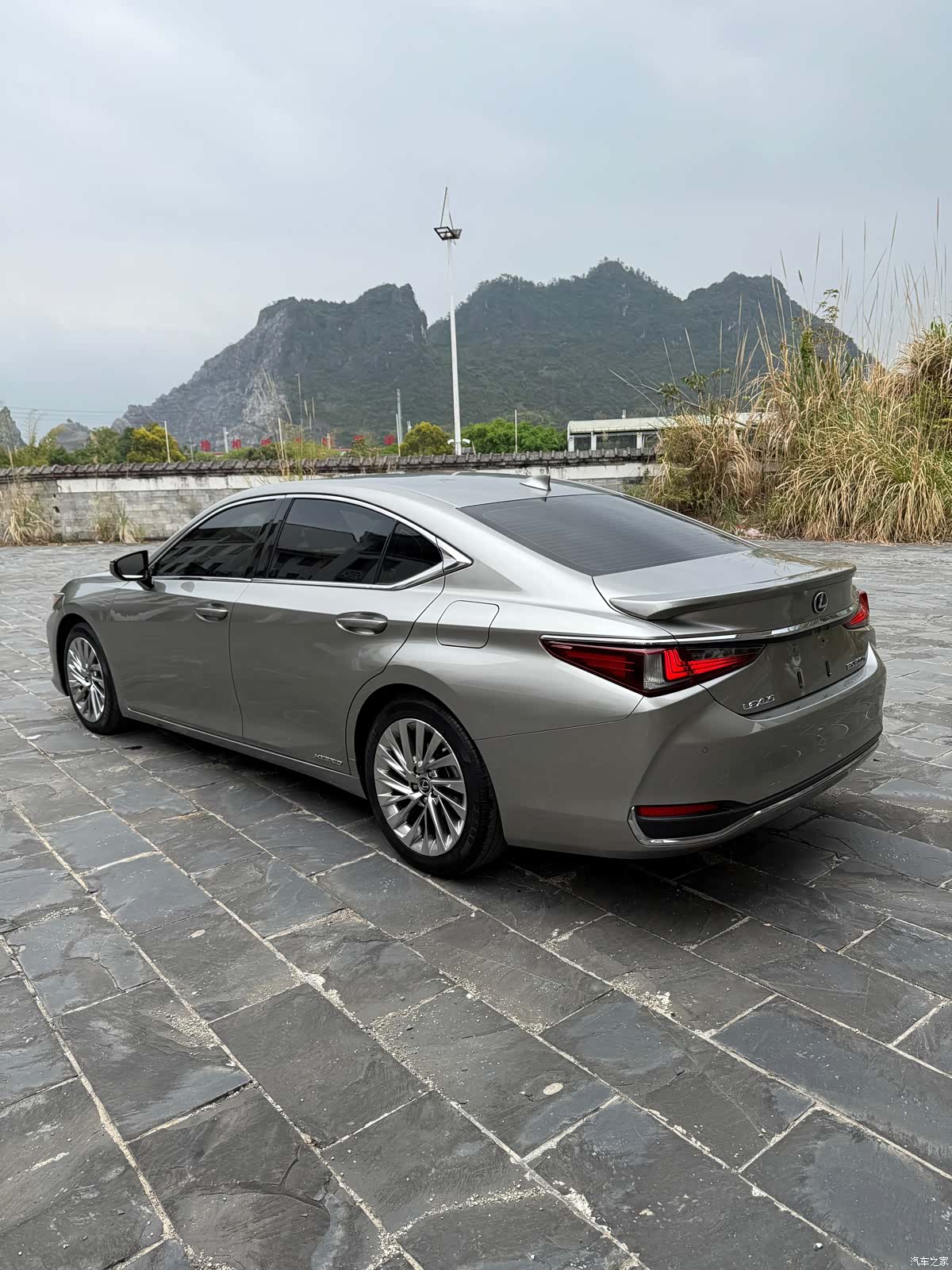 Lexus ES, 2020 9