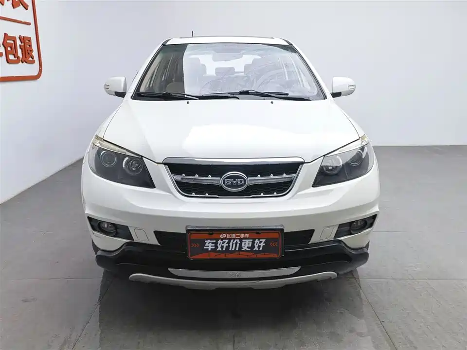 BYD S6