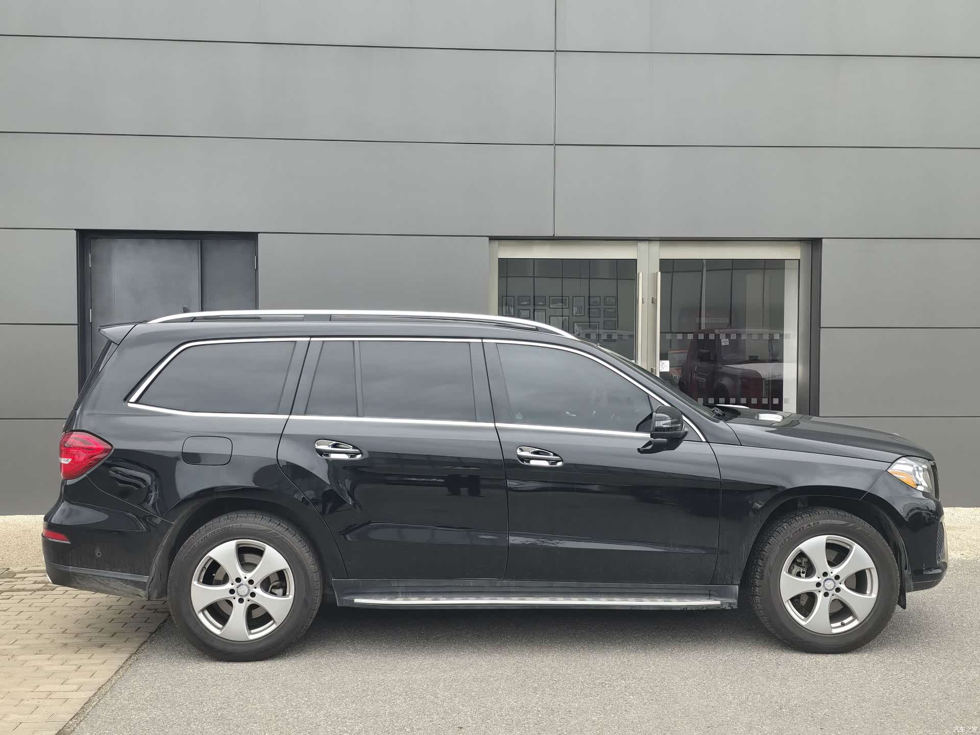 Mercedes-Benz GLS, 2017 8