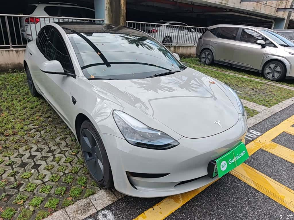 Tesla Model 3, 2023 4